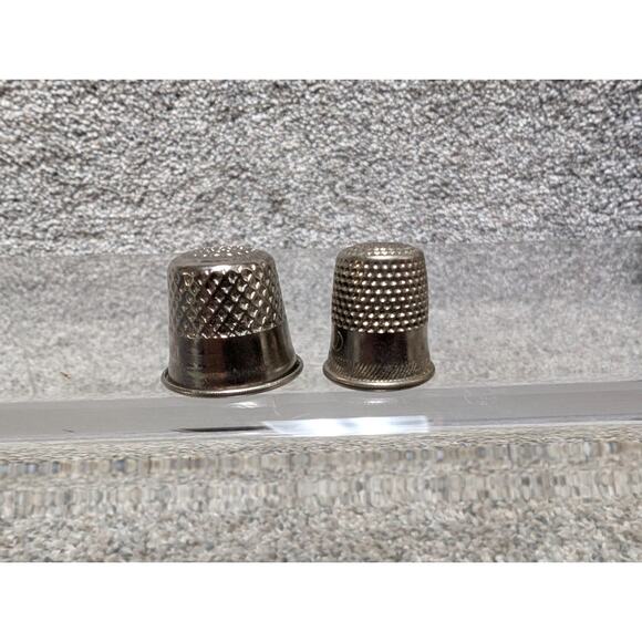 LOT OF 5 SILVER COLOR VINTAGE SEWING THIMBLES - Picture 11 of 13